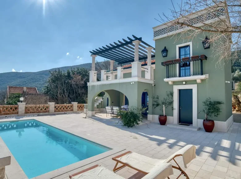 Maison 3 chambres 168 m² Herceg Novi, Monténégro