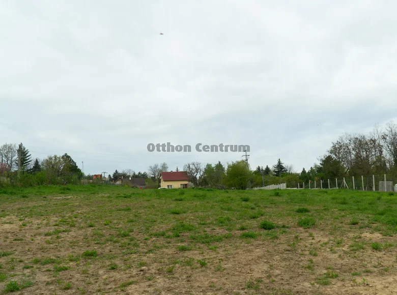 Land 1 000 m² Tahitotfalu, Hungary