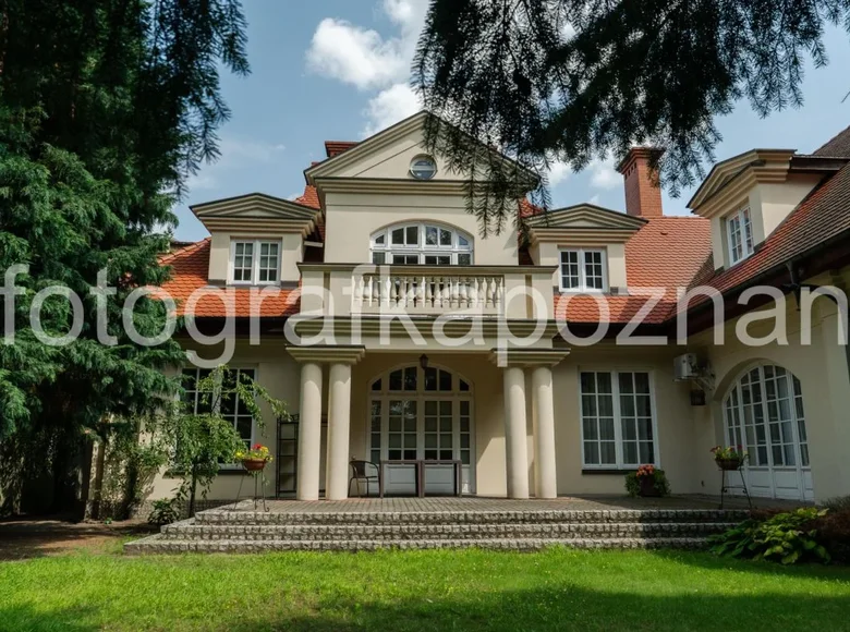 Дом 1 450 м² Plewiska, Польша