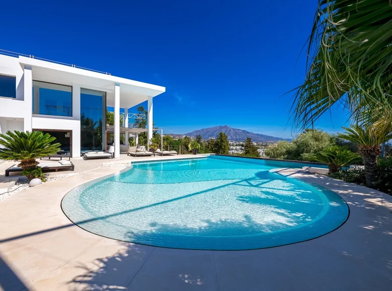 Villa 8 bedrooms 1 089 m² Benahavis, Spain