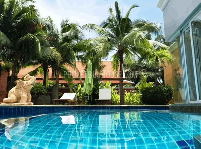 Villa 2 Schlafzimmer 140 m² Phuket, Thailand