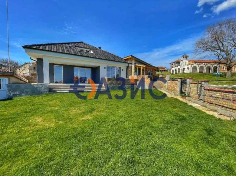 5 bedroom house 210 m² Byala, Bulgaria