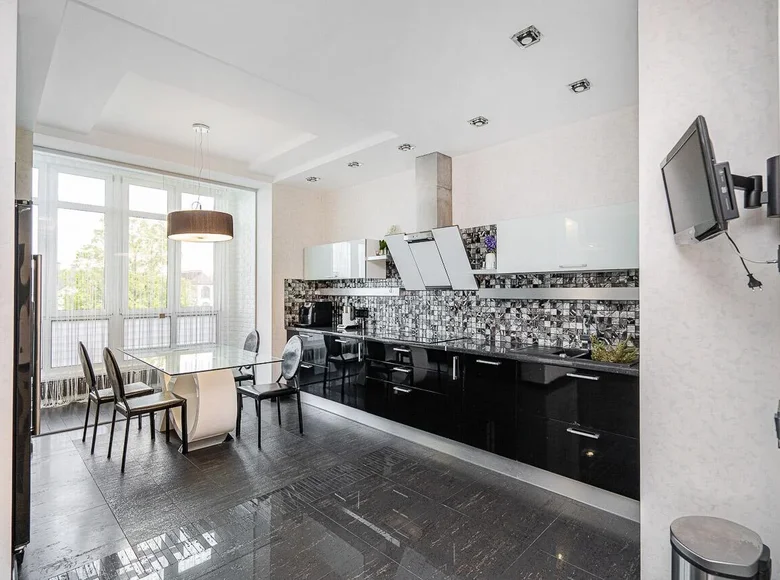Mieszkanie 3 pokoi 118 m² Mińsk, Białoruś