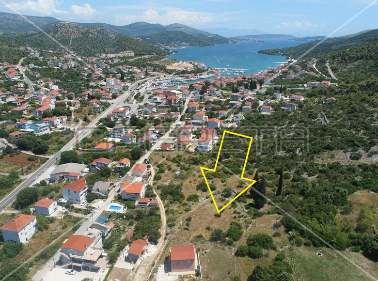 Grundstück 1 388 m² Pozorac, Kroatien