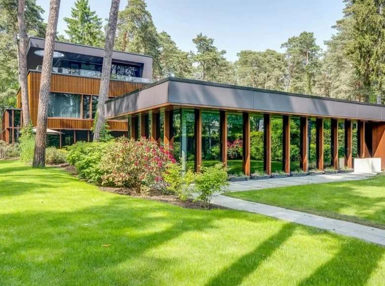 Dom 5 pokojów 1 031 m² Jurmała, Łotwa