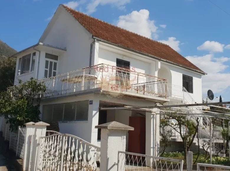 Casa 5 habitaciones 272 m² Tivat, Montenegro
