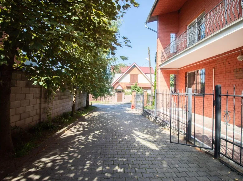 Oficina 807 m² en Minsk, Belarús