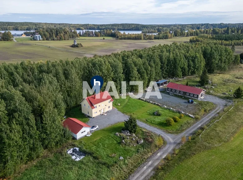 5 bedroom house 200 m² Lempaeaelae, Finland