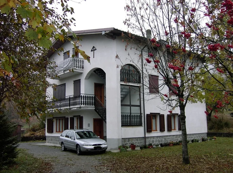 Appartement 3 chambres  Pievepelago, Italie