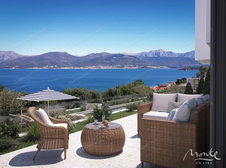2 bedroom apartment 119 m² Tivat, Montenegro