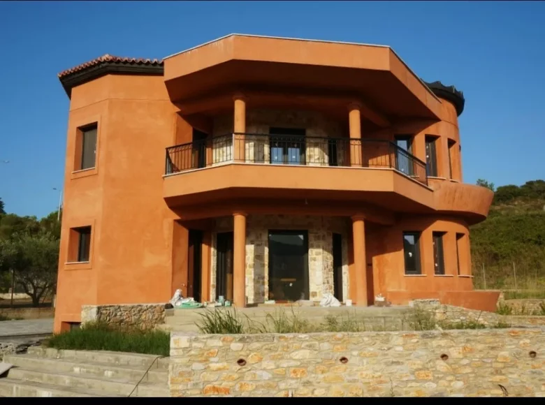 4 bedroom Villa 340 m² Nea Peramos, Greece