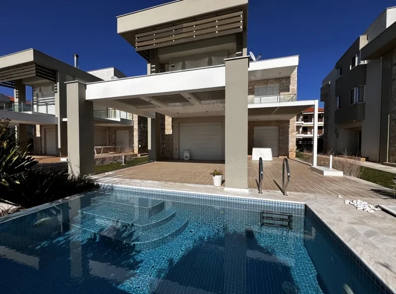 4 bedroom Villa 150 m² Nikiti, Greece