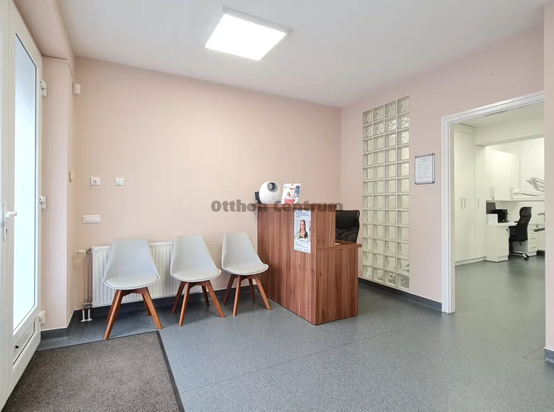 Nieruchomości komercyjne 54 m² Paks, Węgry