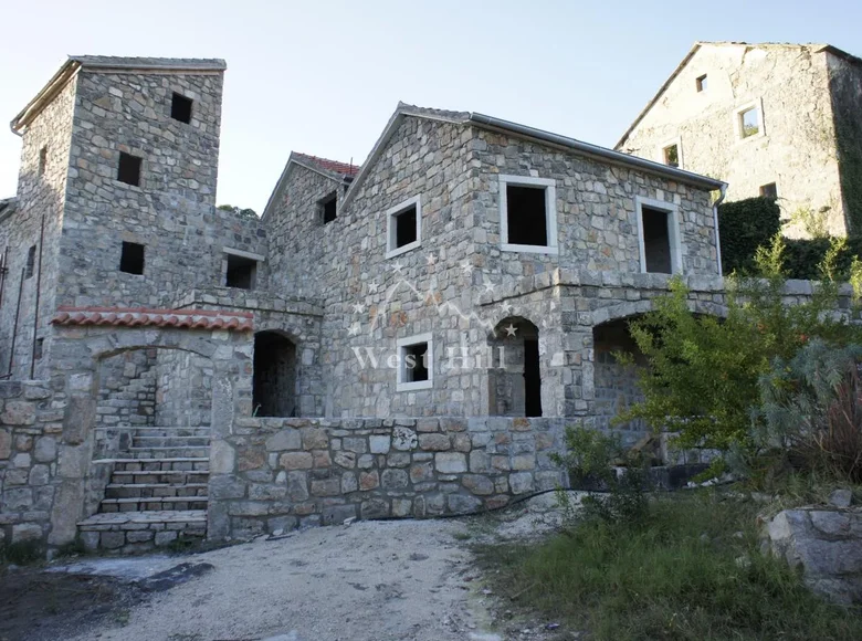 Haus 7 Zimmer 383 m² Radovici, Montenegro