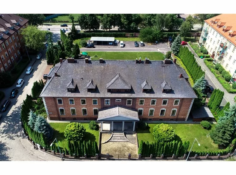 Casa 9 habitaciones 1 650 m² Legnica, Polonia