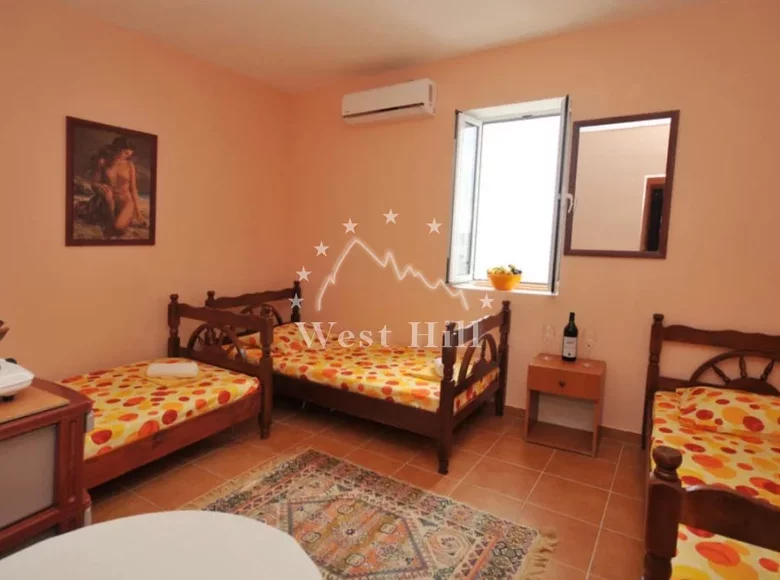 4 bedroom apartment 80 m² Petrovac, Montenegro