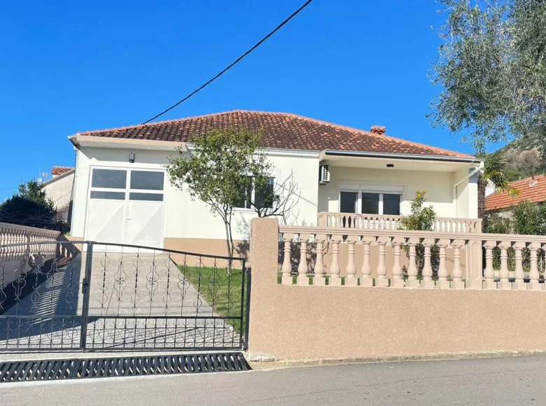 Дом 3 комнаты 118 м² Тиват, Черногория