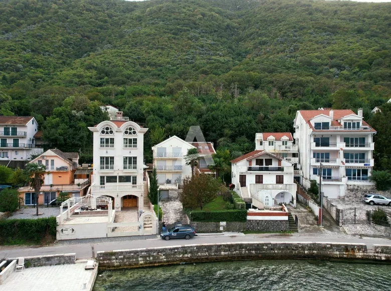 6 bedroom villa  Stoliv, Montenegro