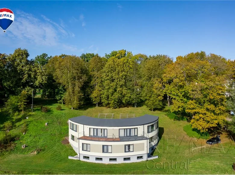 Restaurante, cafetería 9 306 m² en Viljandi vald, Estonia