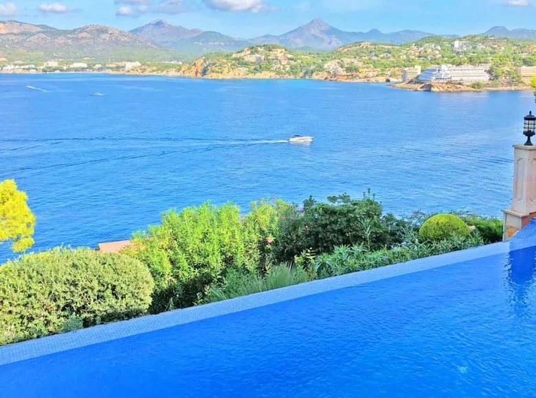 4-Schlafzimmer-Villa 290 m² Mallorca, Spanien