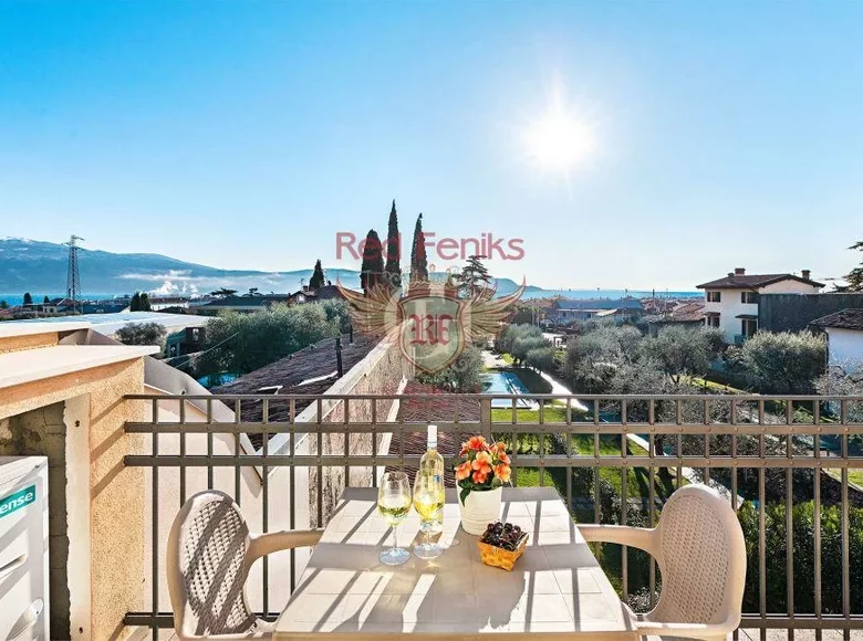 2 bedroom apartment 82 m² Toscolano Maderno, Italy