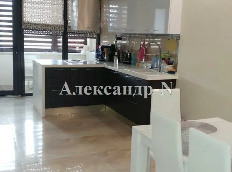 Mieszkanie 2 pokoi 102 m² Odessa, Ukraina