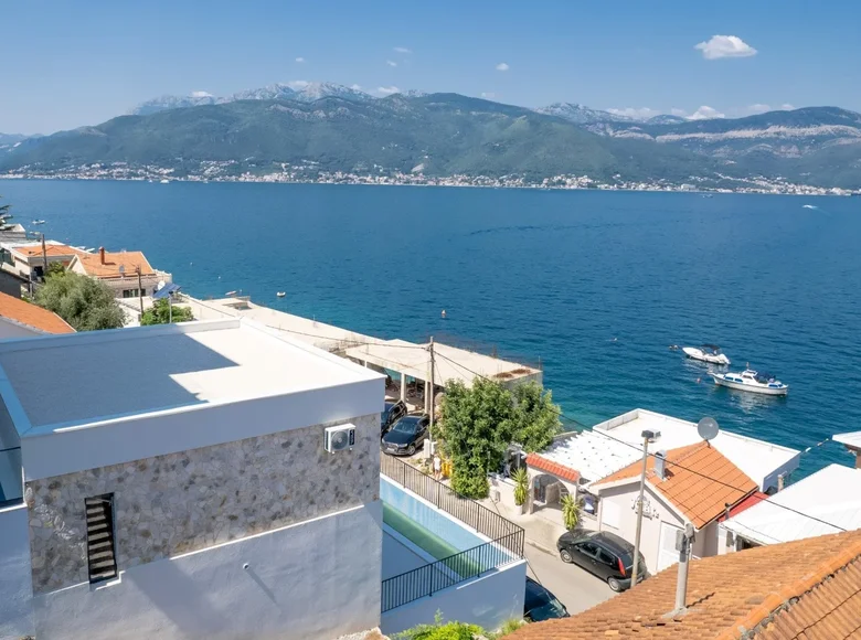 Villa de 4 habitaciones 200 m² Krasici, Montenegro