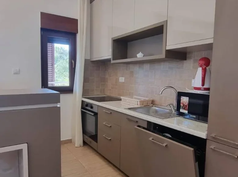 2 bedroom apartment 130 m² Becici, Montenegro