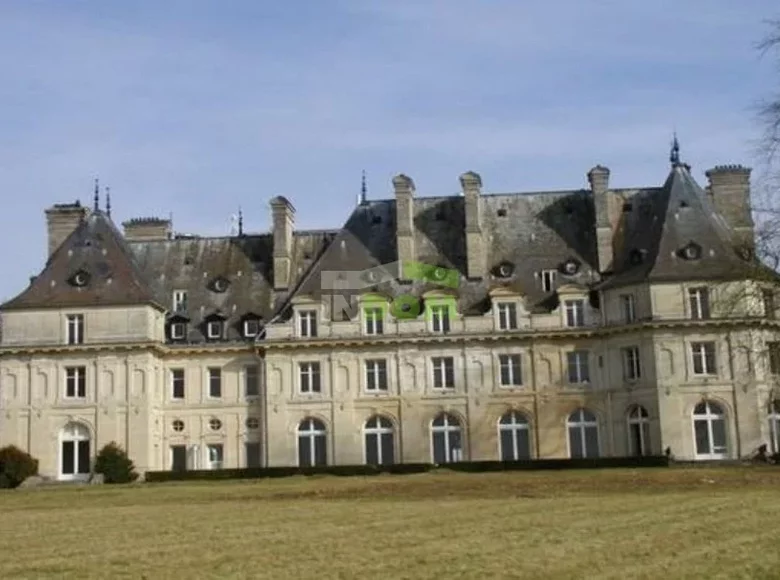 Château 4 200 m² Paris, France