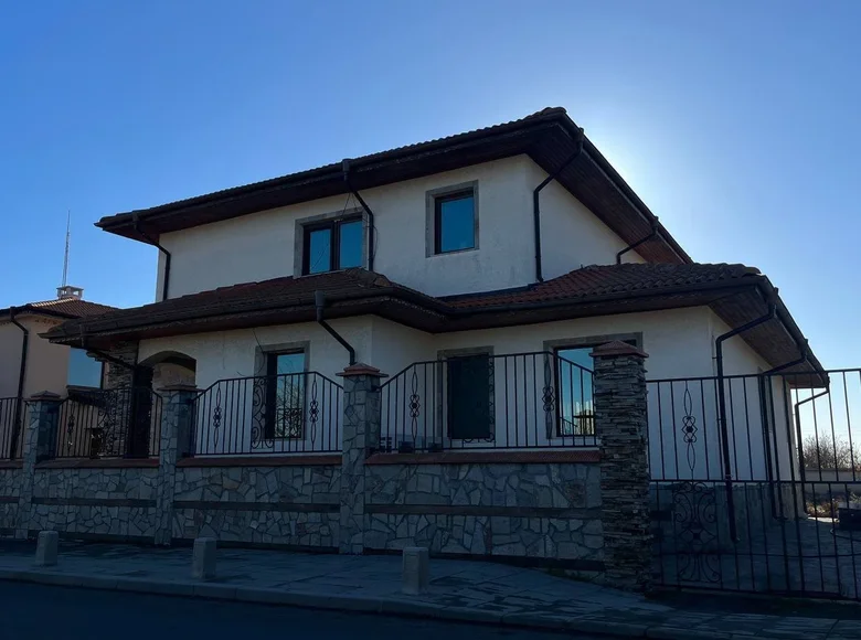 4 bedroom house 300 m² Kamenar, Bulgaria