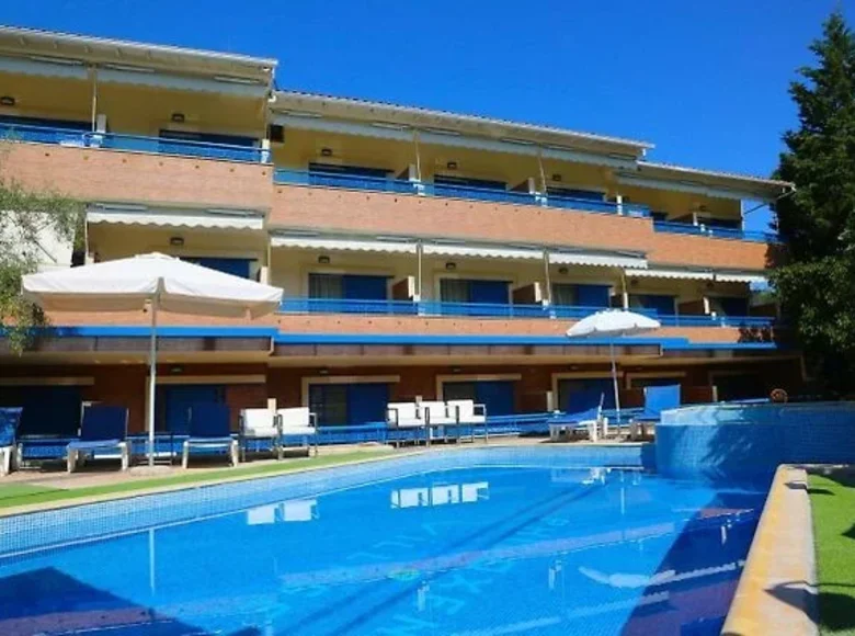 Hotel 625 m² Pefkochori, Grecja