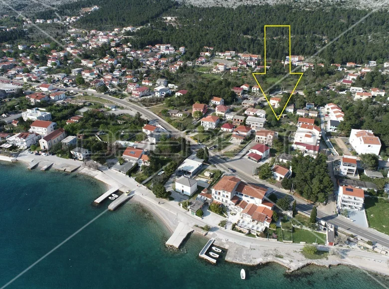 Land 830 m² Starigrad Paklenica, Croatia