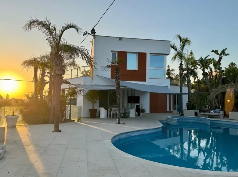 Villa de 6 chambres  Germasogeia, Chypre