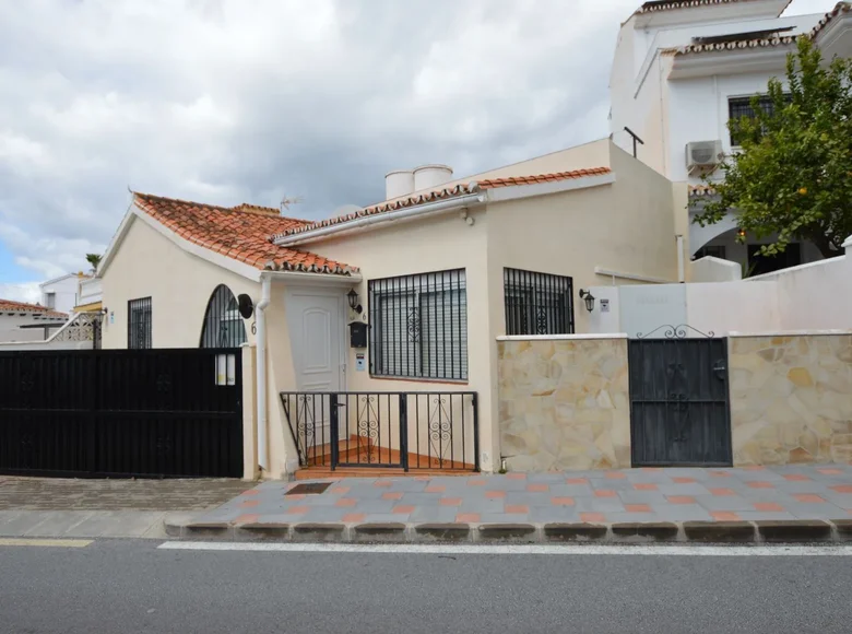 2 bedroom house 80 m² Malaga, Spain