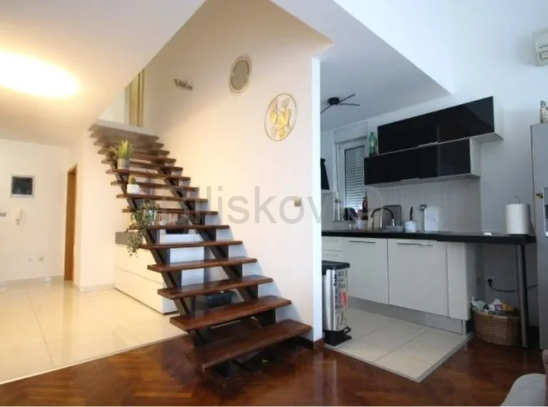 4 room apartment 108 m² Kucine, Croatia