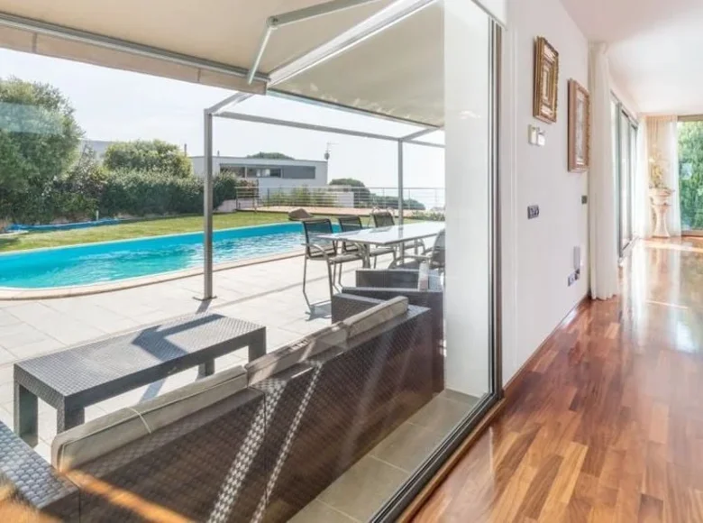 6 bedroom villa 424 m² Barcelona, Spain