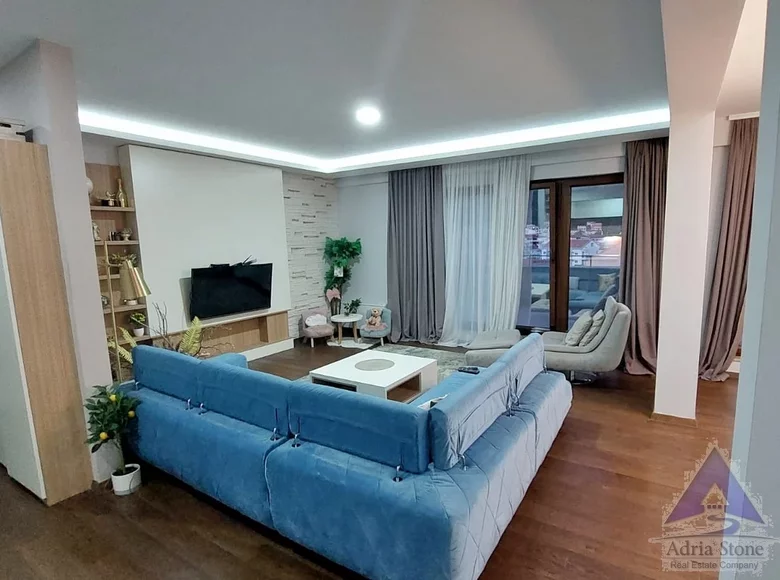 3 bedroom apartment 166 m² Budva, Montenegro