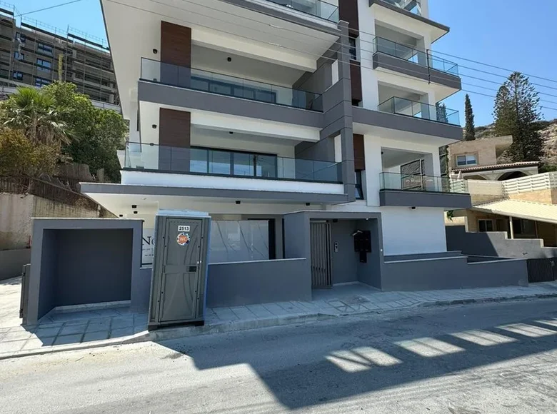 Appartement 100 m² Limassol, Bases souveraines britanniques