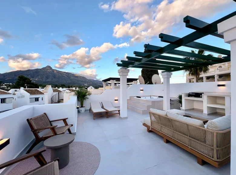 Wohnung 3 Schlafzimmer 137 m² Marbella, Spanien