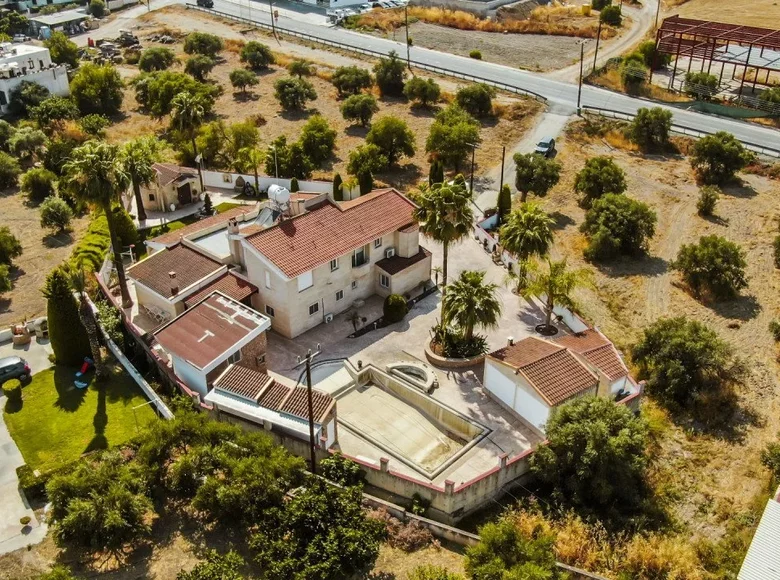 Dom 4 pokoi 300 m² Nikozja, Cyprus
