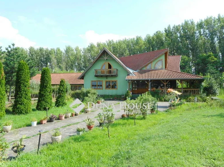 House 480 m² Szegvar, Hungary