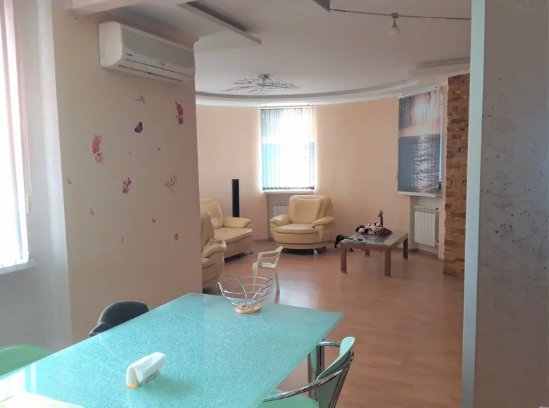 Mieszkanie 108 m² Saratów, Rosja