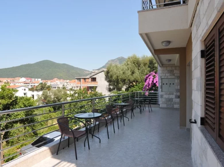 House 400 m² Montenegro, Montenegro