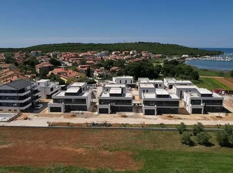 5 bedroom villa 350 m² Grad Pula, Croatia