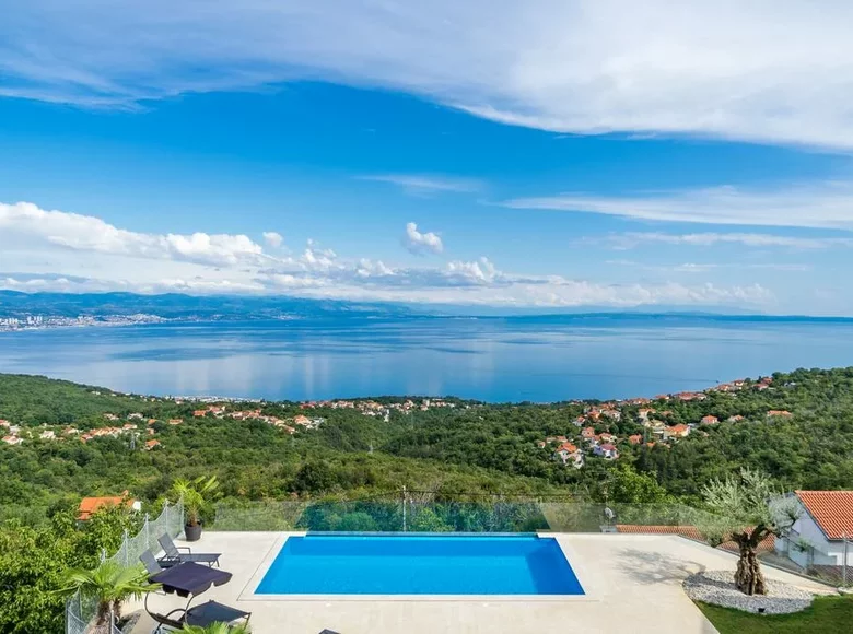 3 bedroom villa 180 m² Pobri, Croatia