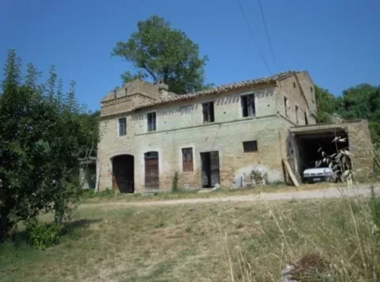 Casa 450 m² Terni, Italia
