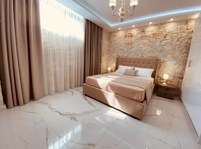 5 room villa  Chaniotis, Greece
