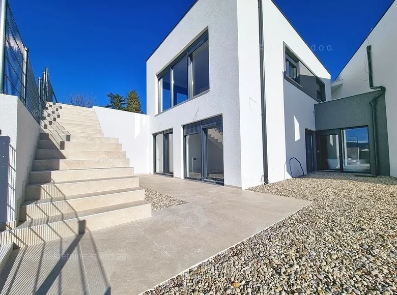 Дом 3 спальни 120 м² Крк, Хорватия