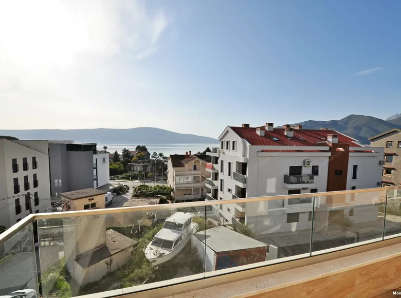 Apartamento 2 habitaciones 77 m² Tivat, Montenegro