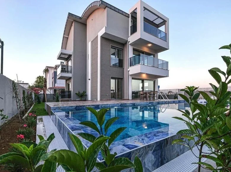 Villa de 4 habitaciones 250 m² Serik, Turquía